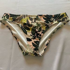 1X NWT green, white, and black colored swim bottoms by Adore Me $9